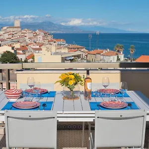 https://high-standing-with-incredible-old-antibes-and-sea-views.fr-provencehotel.com