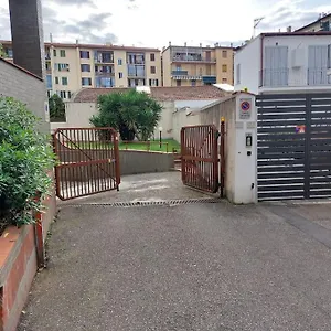 https://lungarno-32-with-private-parking.it-tuscanyhotel.com